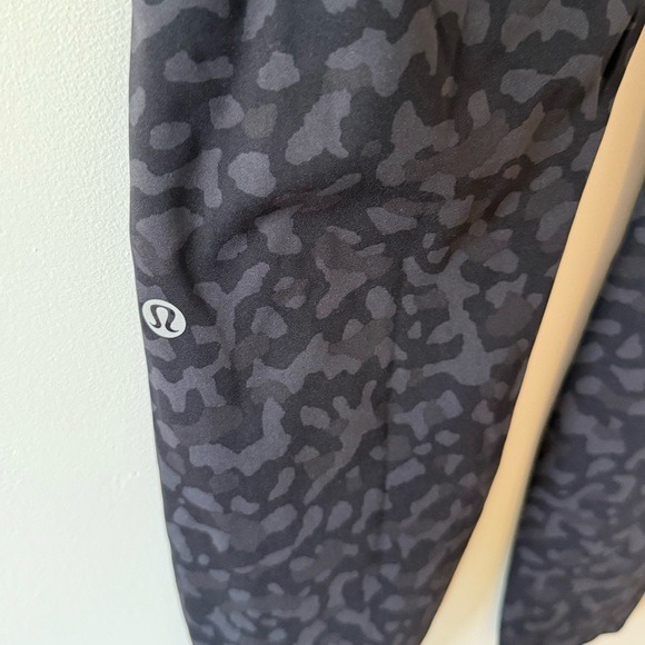Lululemon Fast and Free Tight II 25" *Non-Reflective Nulux - Picture 6 of 6